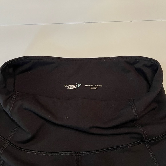 🏔🌴Old Navy Active High-Waisted Black Crop Elevate Go Leggings MULTIPLE SIZES - Picture 9 of 11